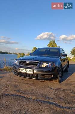 Ліфтбек Skoda Superb 2006 в Дніпрі