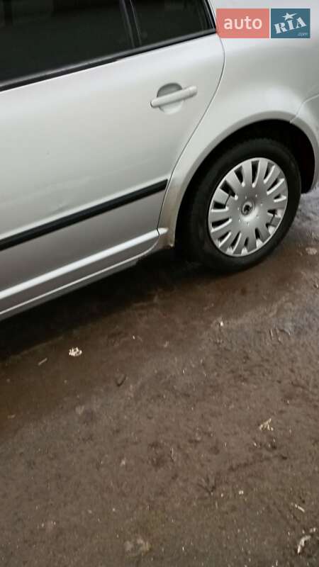 Ліфтбек Skoda Superb 2002 в Славуті