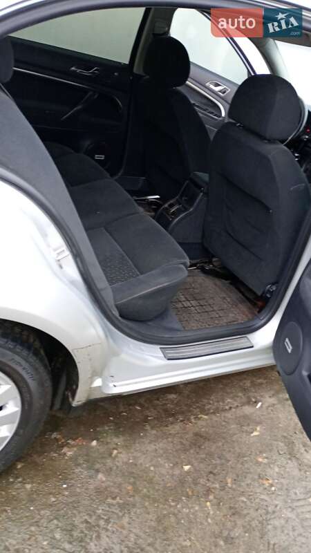 Ліфтбек Skoda Superb 2002 в Славуті