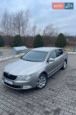 Лифтбек Skoda Superb 2008 в Жовкве