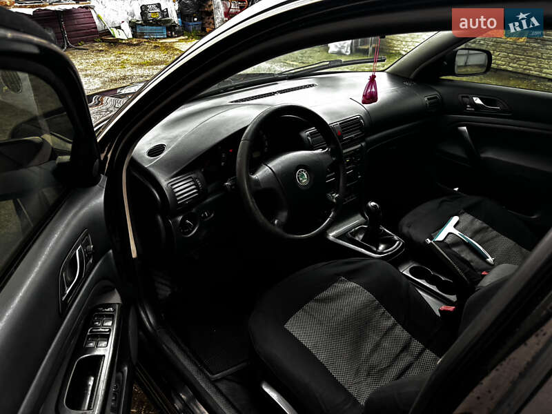 Лифтбек Skoda Superb 2006 в Днепре