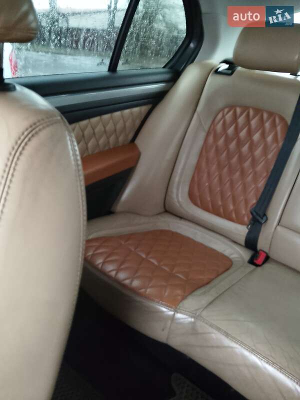 Лифтбек Skoda Superb 2009 в Дубровице