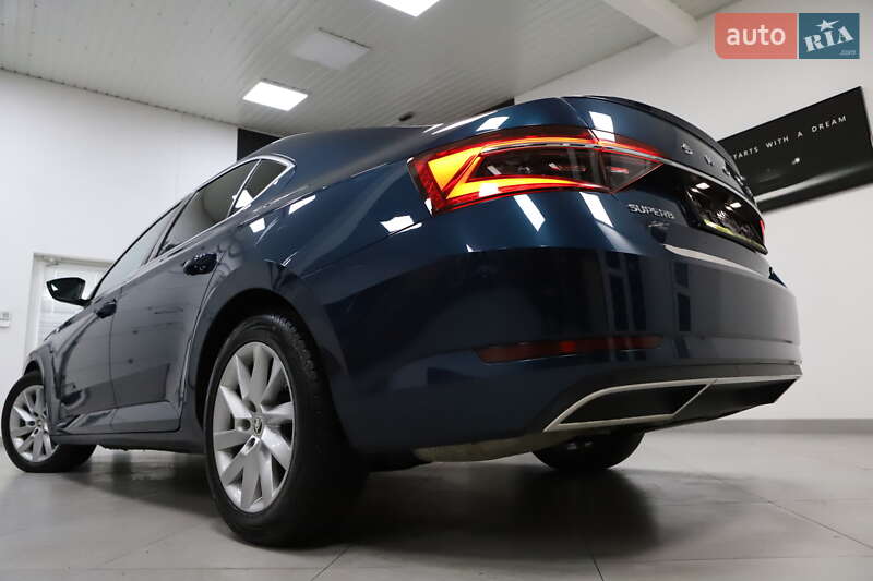 Лифтбек Skoda Superb 2020 в Дрогобыче