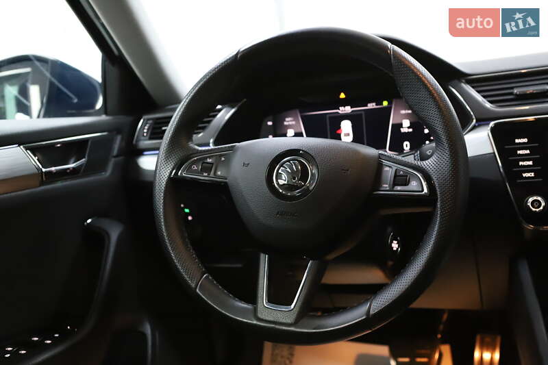 Лифтбек Skoda Superb 2020 в Дрогобыче