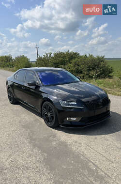 Ліфтбек Skoda Superb 2015 в Городку