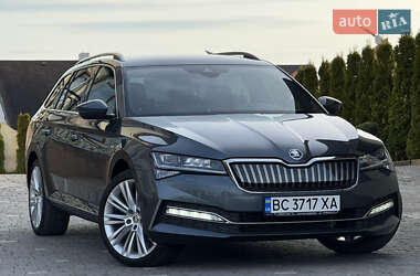 Універсал Skoda Superb 2020 в Дрогобичі