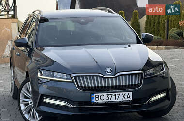 Універсал Skoda Superb 2020 в Дрогобичі