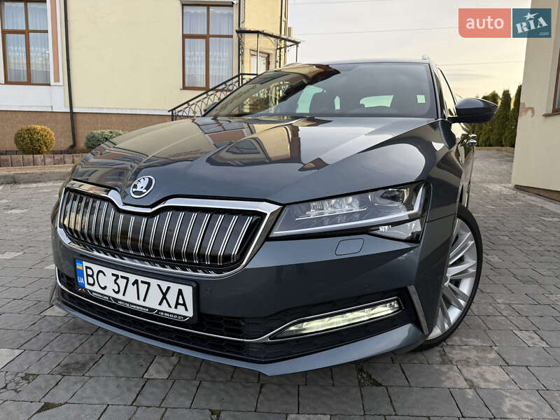 Універсал Skoda Superb 2020 в Дрогобичі