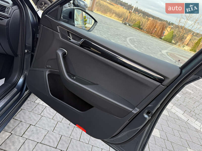 Універсал Skoda Superb 2020 в Дрогобичі