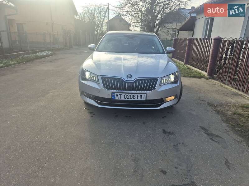 Лифтбек Skoda Superb 2016 в Калуше