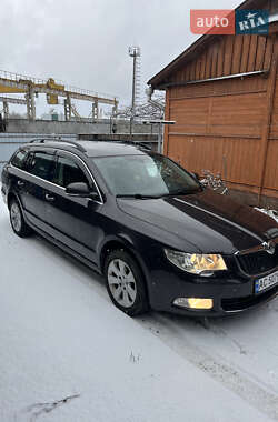 Універсал Skoda Superb 2011 в Маневичах