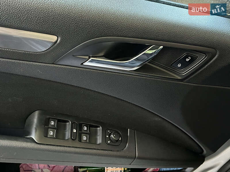 Універсал Skoda Superb 2014 в Іршаві