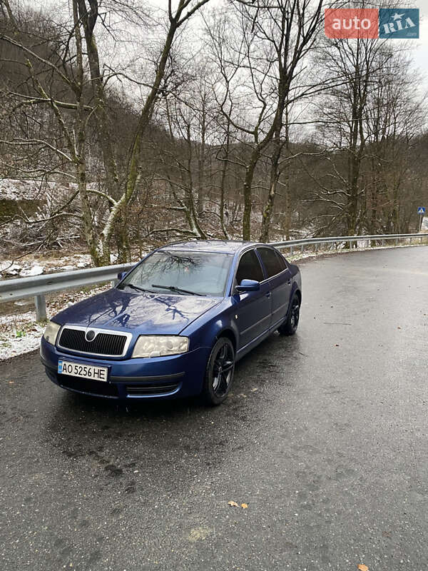 Ліфтбек Skoda Superb 2004 в Ужгороді