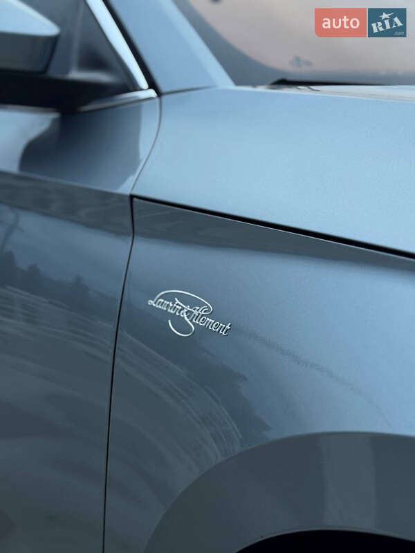 Лифтбек Skoda Superb 2019 в Звягеле