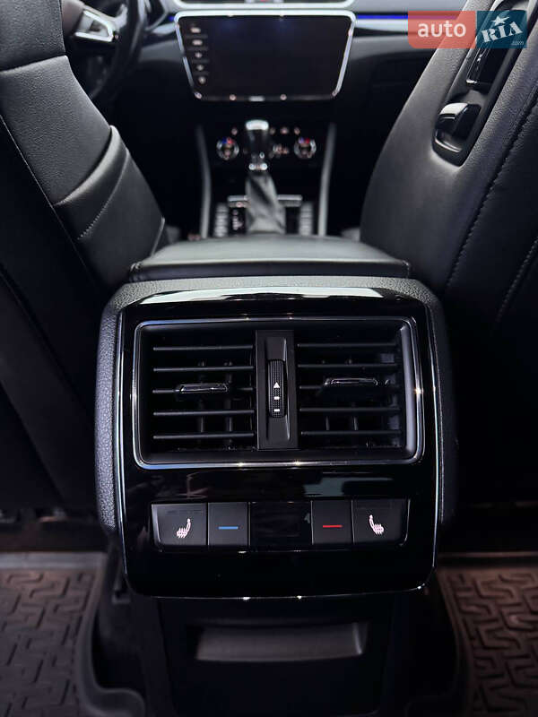 Лифтбек Skoda Superb 2019 в Звягеле