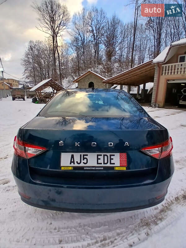 Лифтбек Skoda Superb 2021 в Тячеве