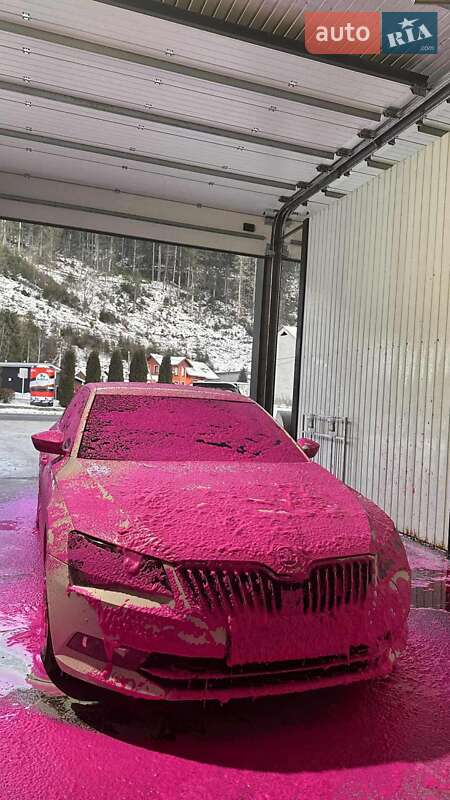 Лифтбек Skoda Superb 2016 в Межгорье