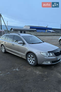 Универсал Skoda Superb 2012 в Черновцах