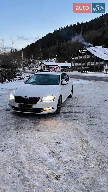 Лифтбек Skoda Superb 2016 в Межгорье