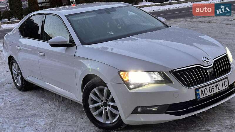 Лифтбек Skoda Superb 2016 в Межгорье