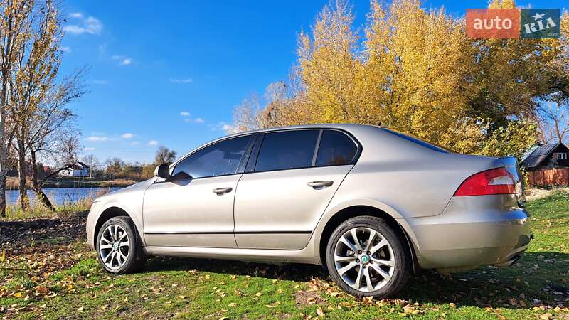 Лифтбек Skoda Superb 2010 в Днепре