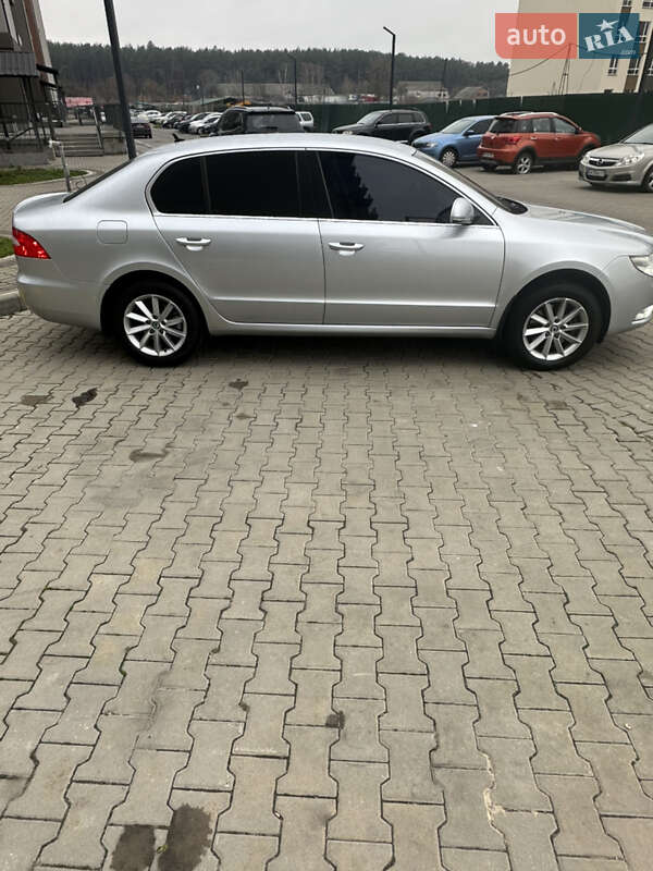 Лифтбек Skoda Superb 2010 в Киеве