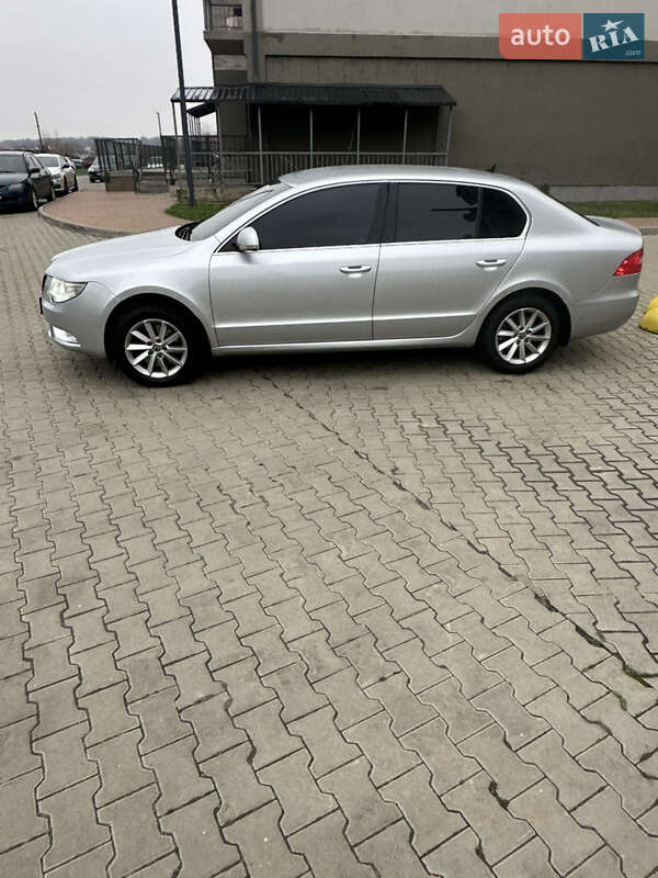 Лифтбек Skoda Superb 2010 в Киеве