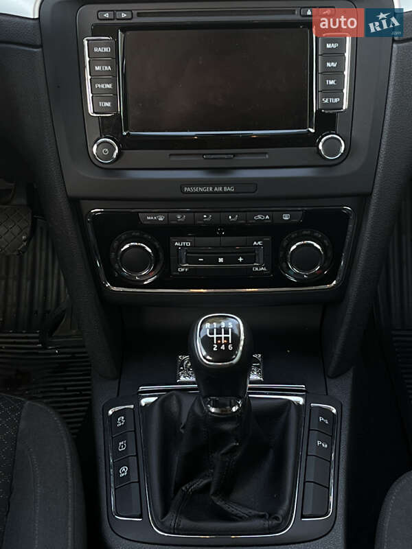 Лифтбек Skoda Superb 2014 в Смыге