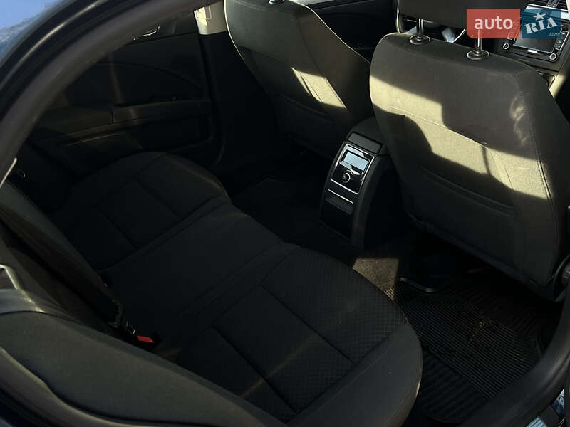 Лифтбек Skoda Superb 2014 в Смыге