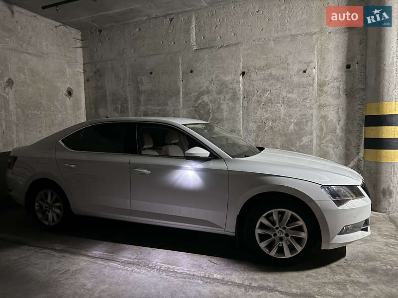 Ліфтбек Skoda Superb 2018 в Києві фото 3 Ліфтбек Skoda Superb 2018 в Києві