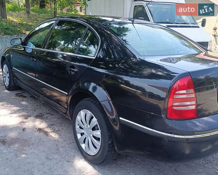 Лифтбек Skoda Superb 2002 в Каменском