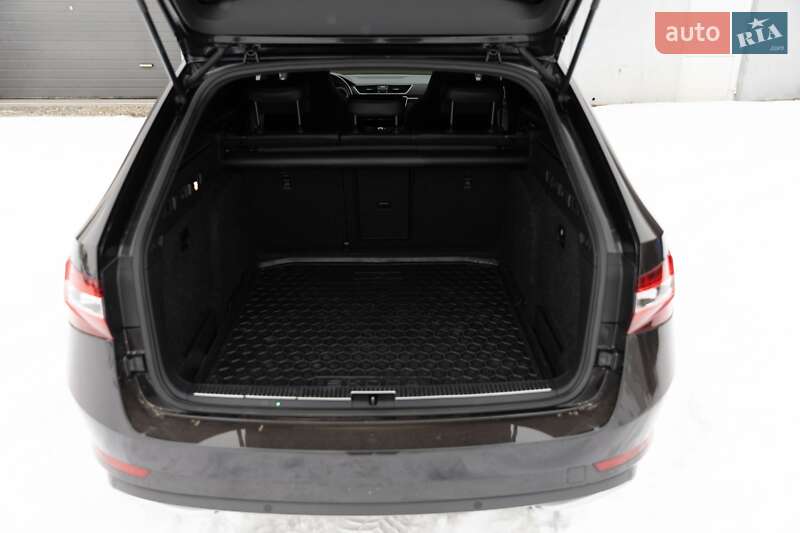 Универсал Skoda Superb 2019 в Самборе