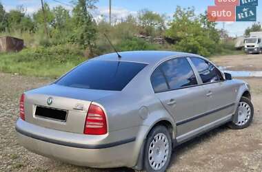Лифтбек Skoda Superb 2005 в Надворной