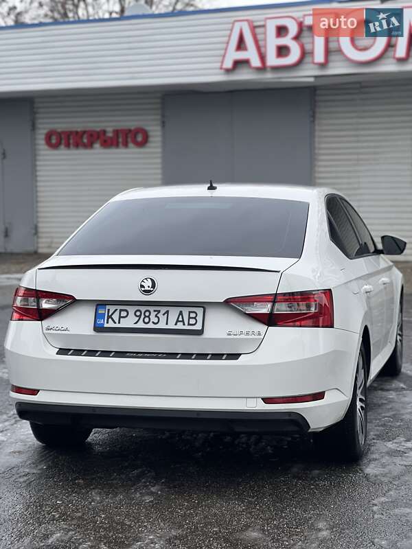 Лифтбек Skoda Superb 2015 в Запорожье