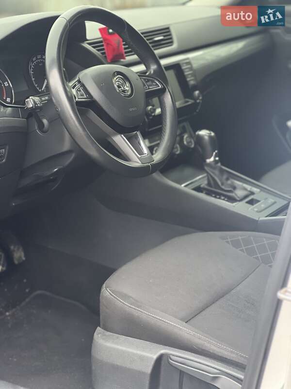 Лифтбек Skoda Superb 2015 в Запорожье