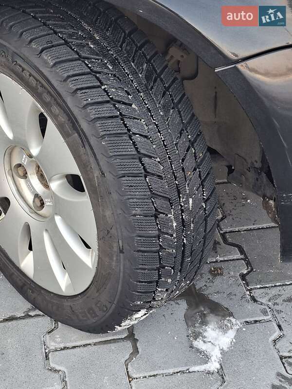 Лифтбек Skoda Superb 2005 в Черновцах