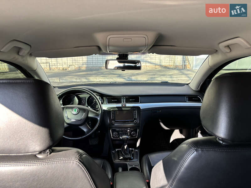 Лифтбек Skoda Superb 2012 в Днепре