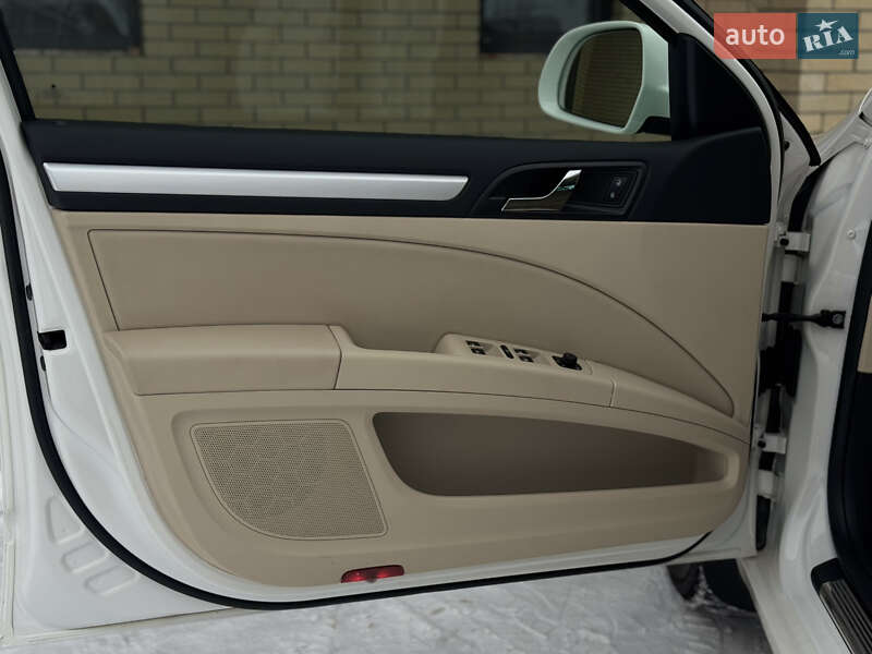 Универсал Skoda Superb 2012 в Радивилове