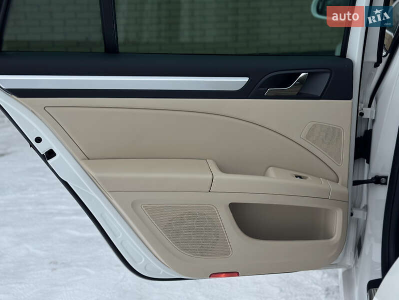 Универсал Skoda Superb 2012 в Радивилове