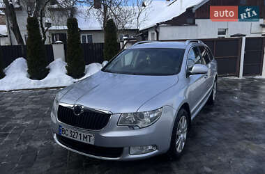 Універсал Skoda Superb 2012 в Дрогобичі