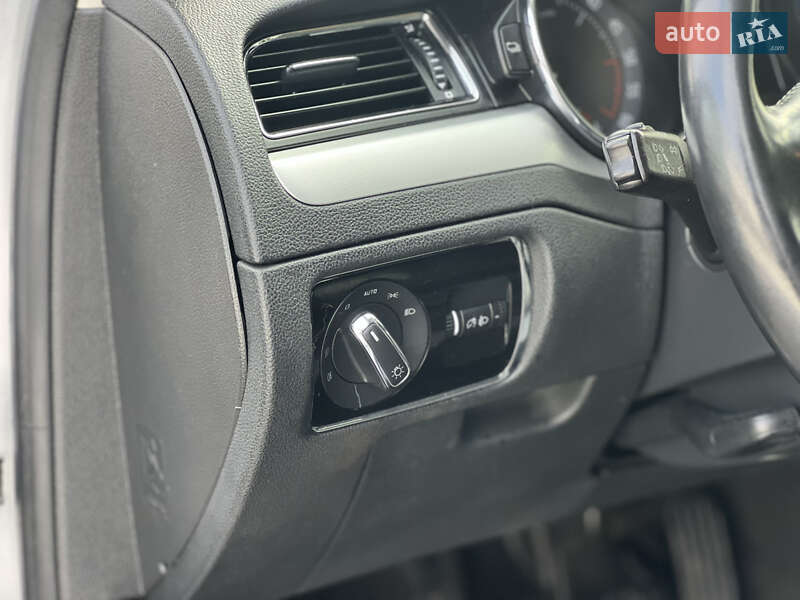 Универсал Skoda Superb 2012 в Дрогобыче