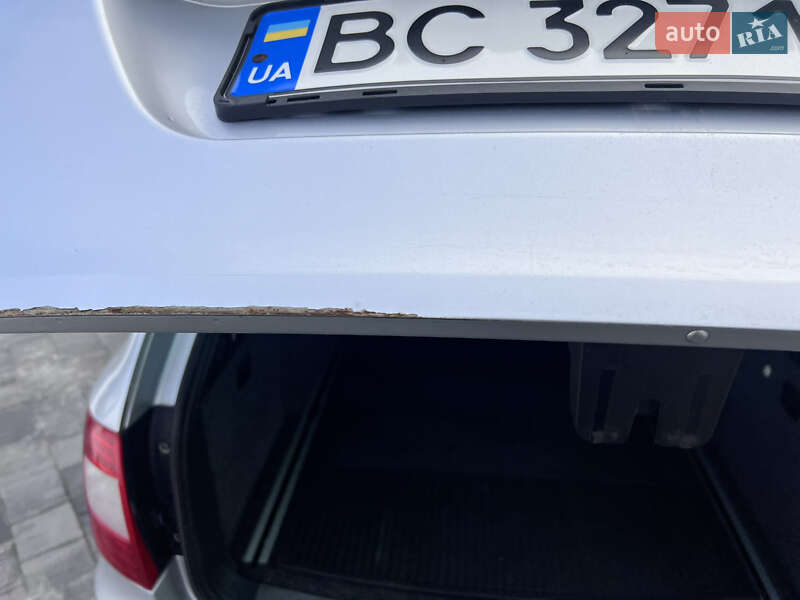 Универсал Skoda Superb 2012 в Дрогобыче