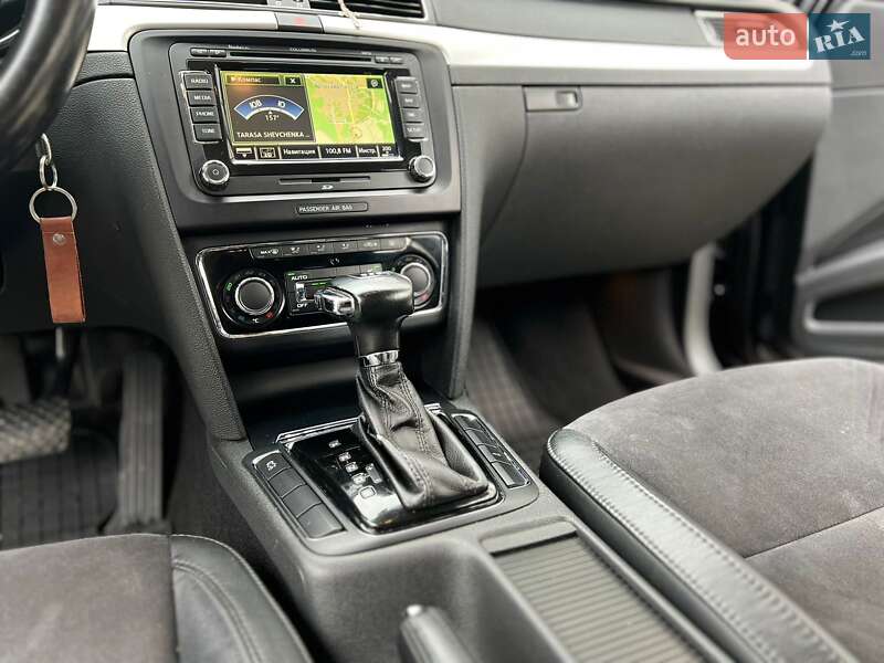 Универсал Skoda Superb 2012 в Новояворовске