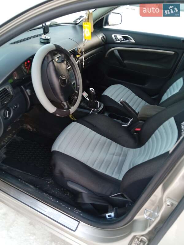 Лифтбек Skoda Superb 2003 в Ужгороде