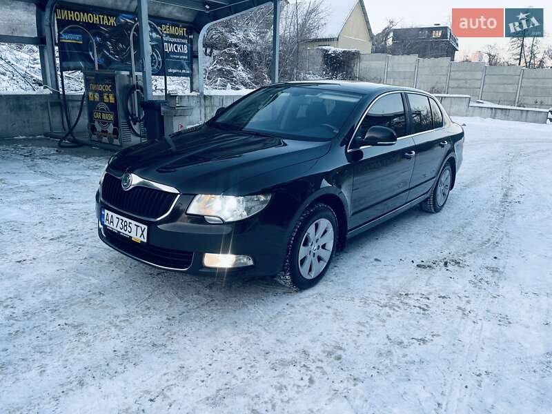 Лифтбек Skoda Superb 2012 в Киеве
