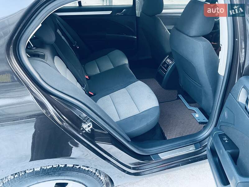 Лифтбек Skoda Superb 2012 в Киеве