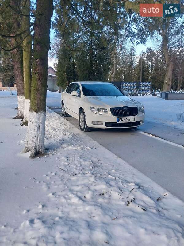 Лифтбек Skoda Superb 2011 в Заречном