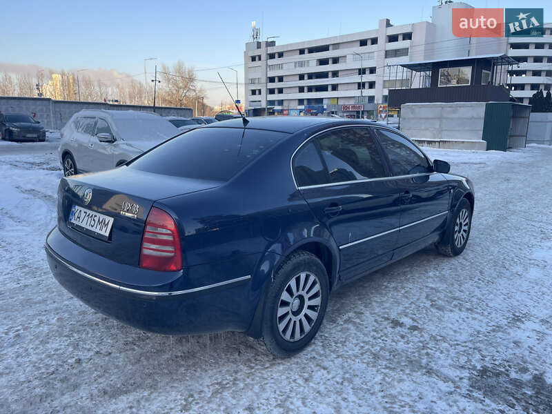 Лифтбек Skoda Superb 2003 в Киеве