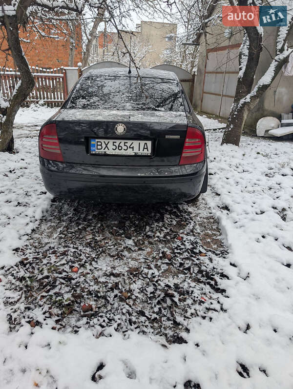 Лифтбек Skoda Superb 2005 в Черновцах