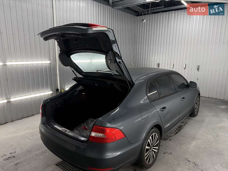 Лифтбек Skoda Superb 2014 в Киеве фото 21 Лифтбек Skoda Superb 2014 в Киеве